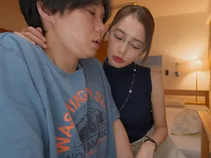 Nữ thần săn bắn ngoại trú "Tiểu Bảo Tông Tanhua" đã hẹn gặp một mỹ nhân ngoại trú xinh đẹp có thân hình hoàn hảo ~ cô sắp bị địt bay mất, háo hức được anh trai bắn vào bên trong...