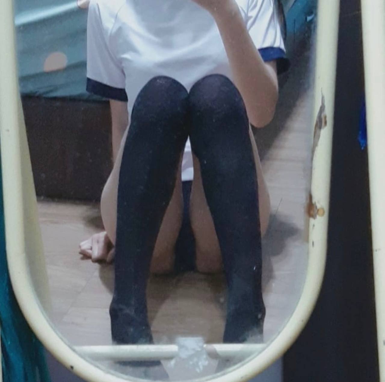 MUCD-277 Huấn luyện đi vệ sinh. Anh ta bí mật trêu chọc cô gái đang ngủ say trong phòng và đưa dương vật vào bên trong cô mà cô không hề hay biết. Chỉ cần đổ tinh dịch vào bên trong