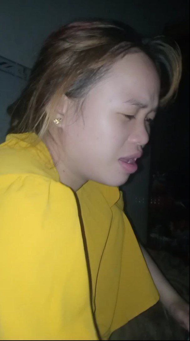 Đến nhà cô giáo nước ngoài để quan hệ tình dục với cô ta. Người phụ nữ khát nước sống một mình quanh năm thường đặc biệt nhạy cảm.